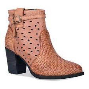 Dingo Be Famous Leather Booties Brand New With Box 9.5M